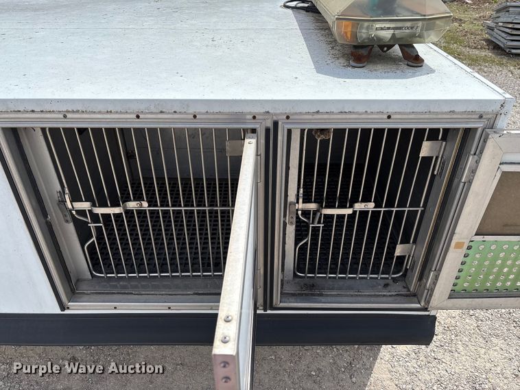 image for item FC5532 2005 Mavron AT-806-CL8 animal control bed insert