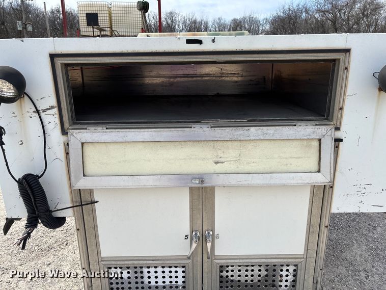 image for item FC5532 2005 Mavron AT-806-CL8 animal control bed insert