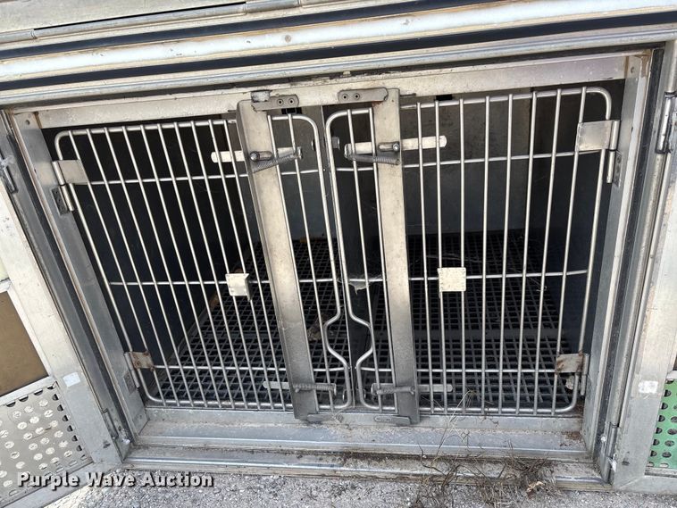 image for item FC5532 2005 Mavron AT-806-CL8 animal control bed insert