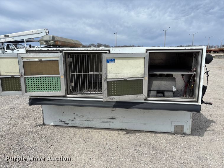 image for item FC5532 2005 Mavron AT-806-CL8 animal control bed insert