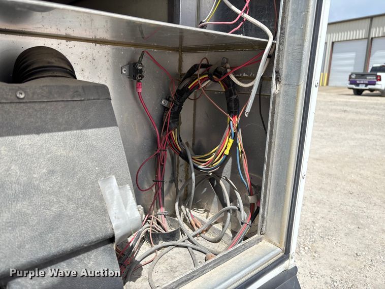 image for item FC5532 2005 Mavron AT-806-CL8 animal control bed insert