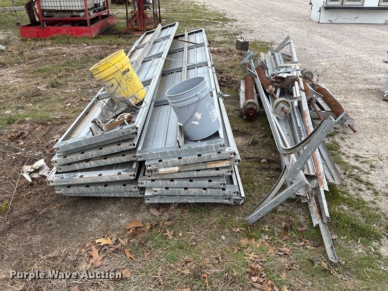 image for item FC5537 (2) garage doors