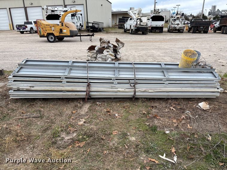 image for item FC5537 (2) garage doors