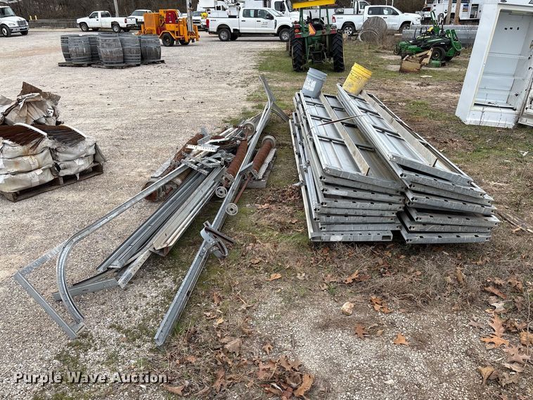 image for item FC5537 (2) garage doors