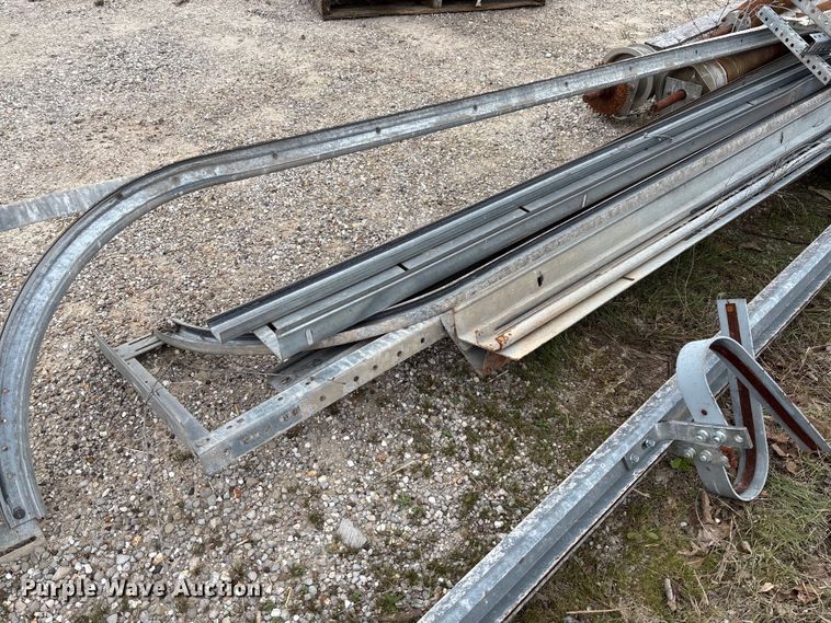 image for item FC5537 (2) garage doors