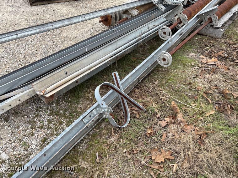 image for item FC5537 (2) garage doors