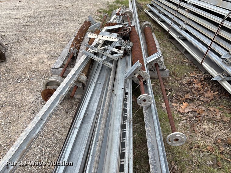 image for item FC5537 (2) garage doors