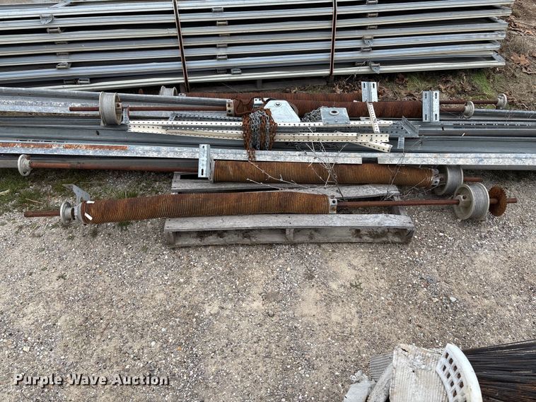 image for item FC5537 (2) garage doors