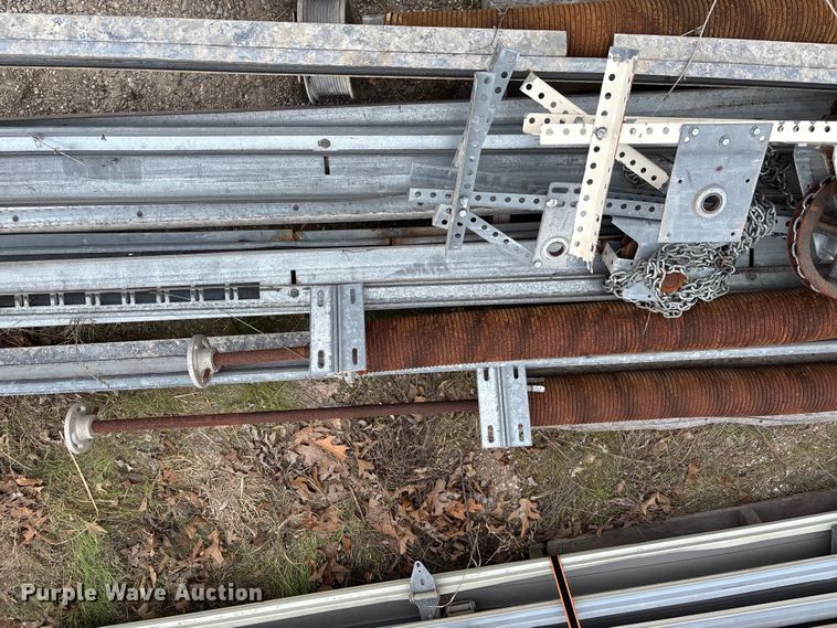 image for item FC5537 (2) garage doors