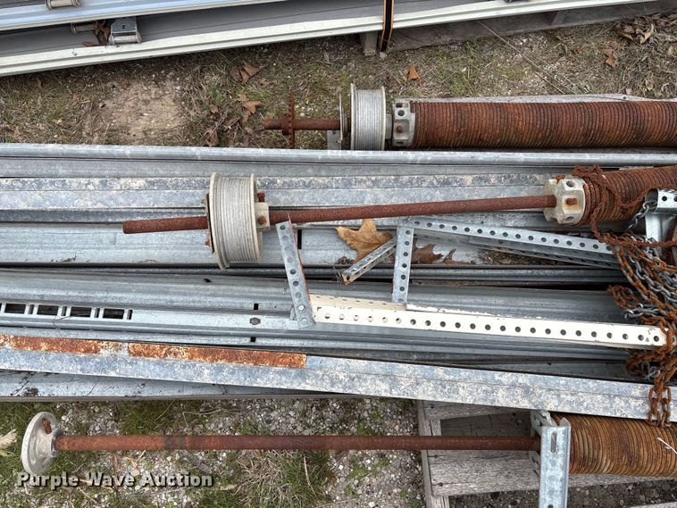 image for item FC5537 (2) garage doors