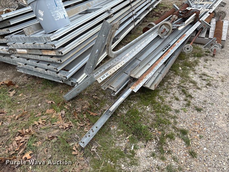 image for item FC5537 (2) garage doors