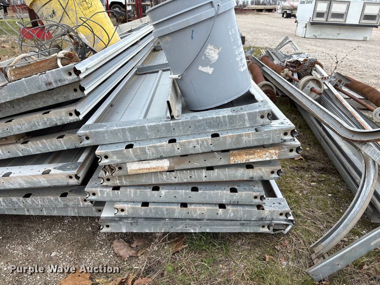 image for item FC5537 (2) garage doors