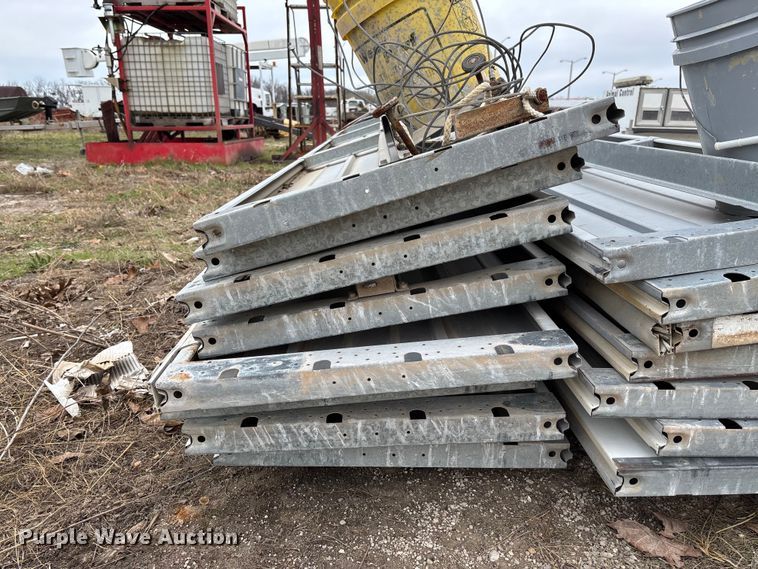 image for item FC5537 (2) garage doors