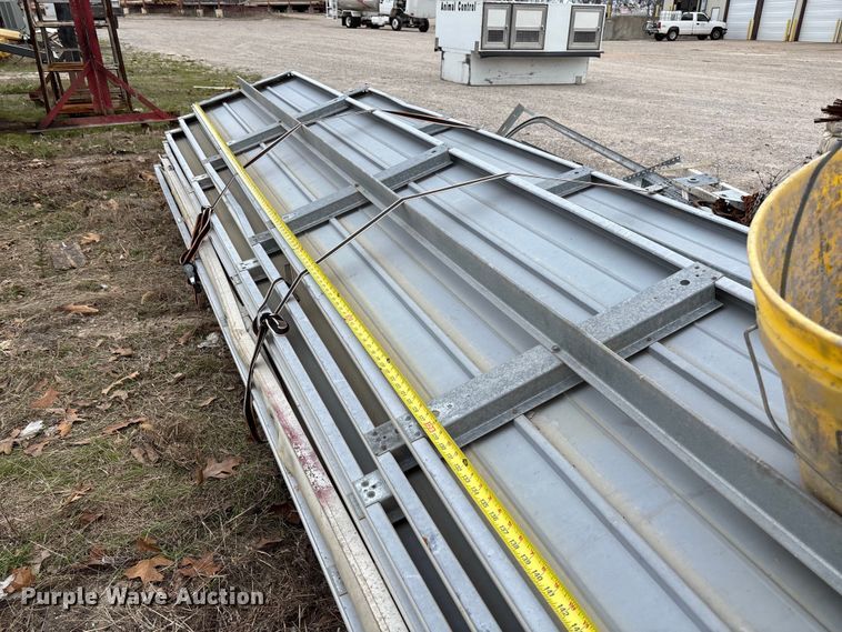 image for item FC5537 (2) garage doors