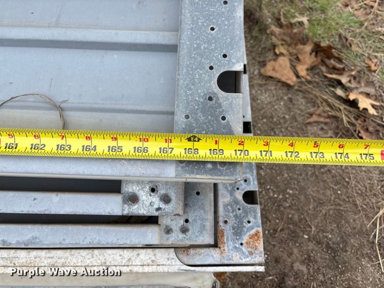 image for item FC5537 (2) garage doors