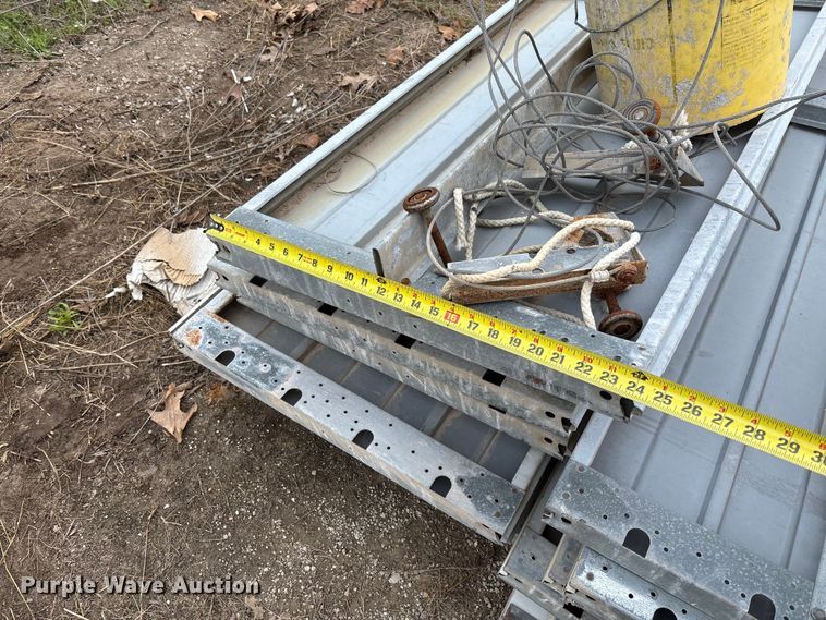 image for item FC5537 (2) garage doors