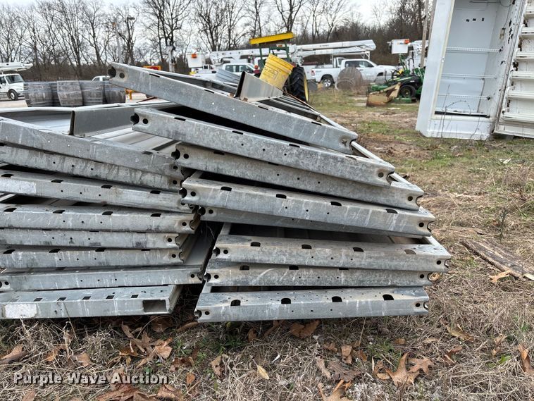 image for item FC5537 (2) garage doors