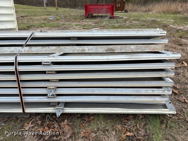 image for item FC5537 (2) garage doors