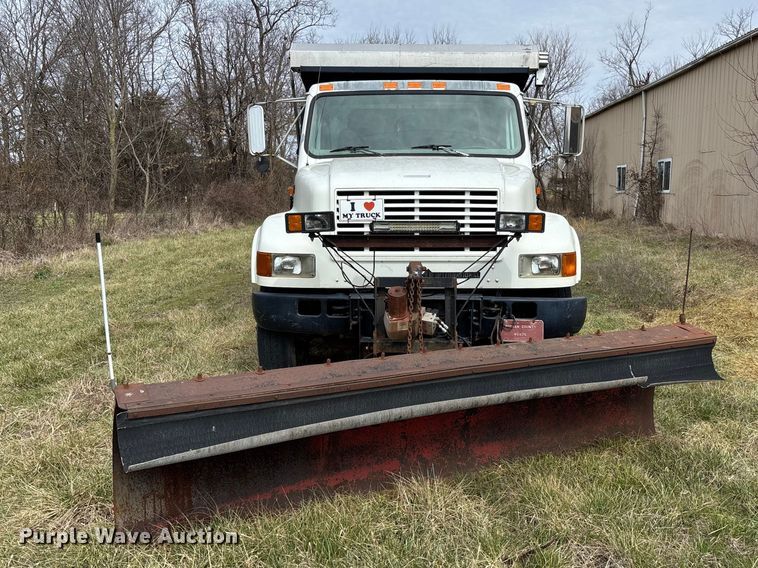 image for item FC5538 2002 International 4700 dump truck