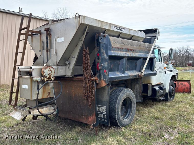 image for item FC5538 2002 International 4700 dump truck