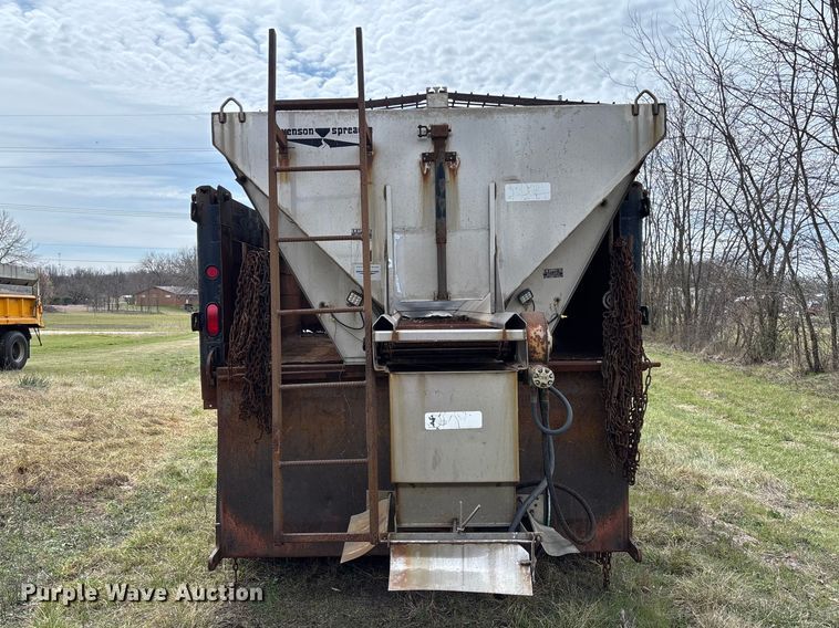 image for item FC5538 2002 International 4700 dump truck