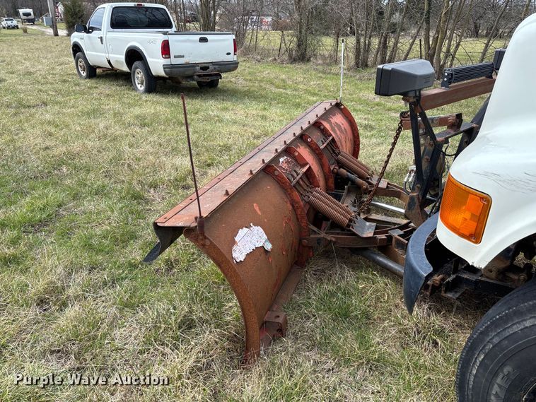 image for item FC5538 2002 International 4700 dump truck