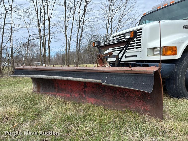 image for item FC5538 2002 International 4700 dump truck