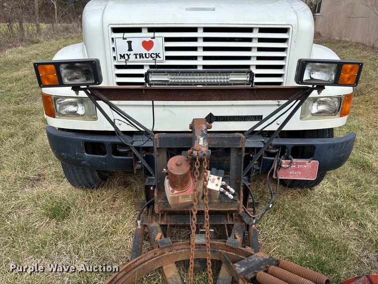 image for item FC5538 2002 International 4700 dump truck