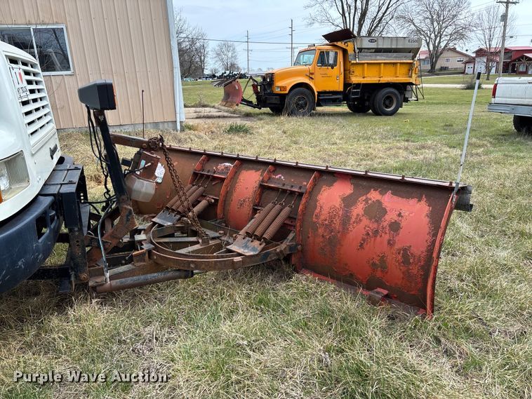 image for item FC5538 2002 International 4700 dump truck