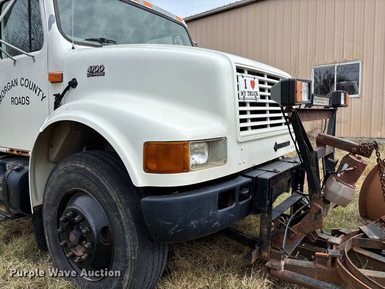 image for item FC5538 2002 International 4700 dump truck