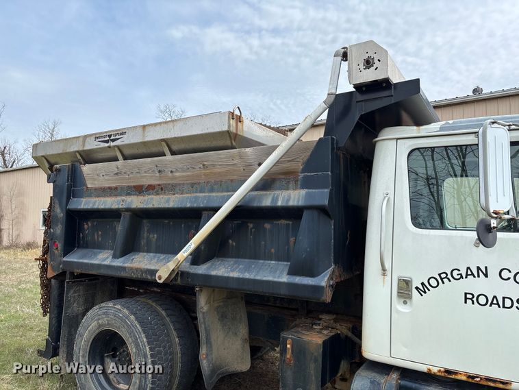 image for item FC5538 2002 International 4700 dump truck