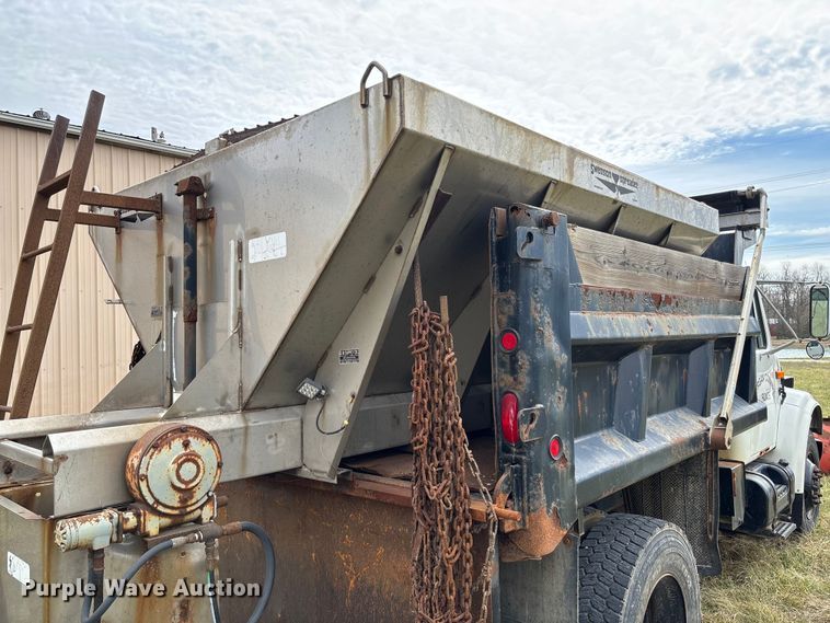 image for item FC5538 2002 International 4700 dump truck