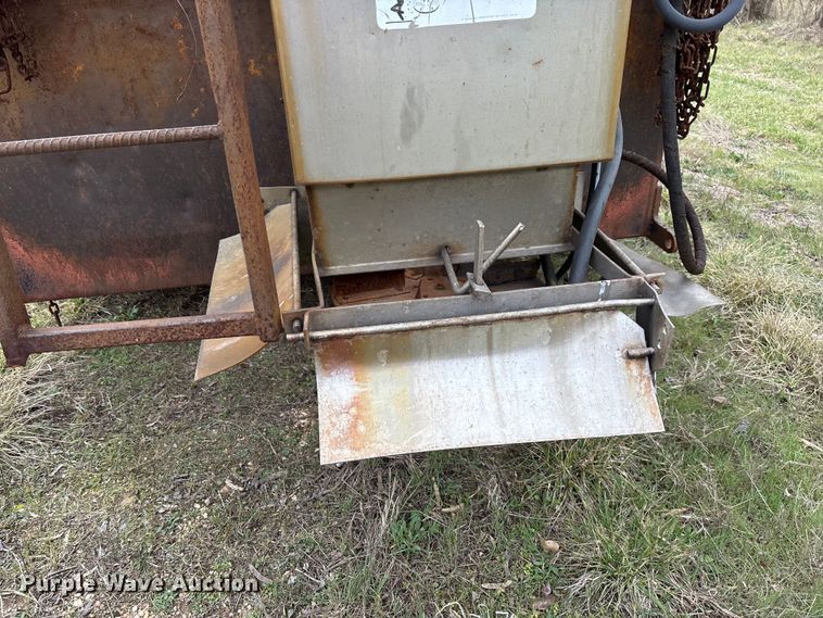 image for item FC5538 2002 International 4700 dump truck