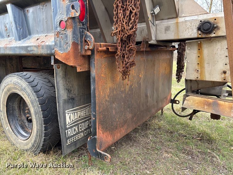 image for item FC5538 2002 International 4700 dump truck