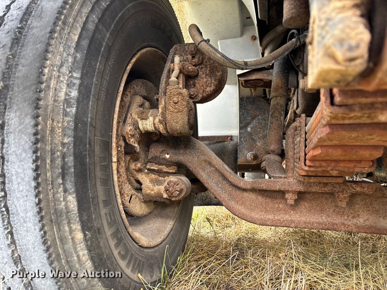 image for item FC5538 2002 International 4700 dump truck