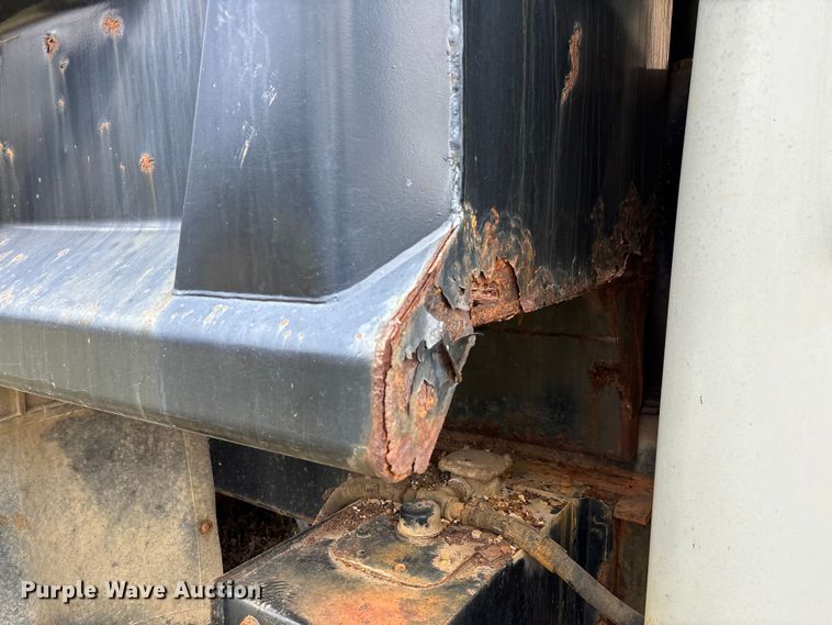 image for item FC5538 2002 International 4700 dump truck