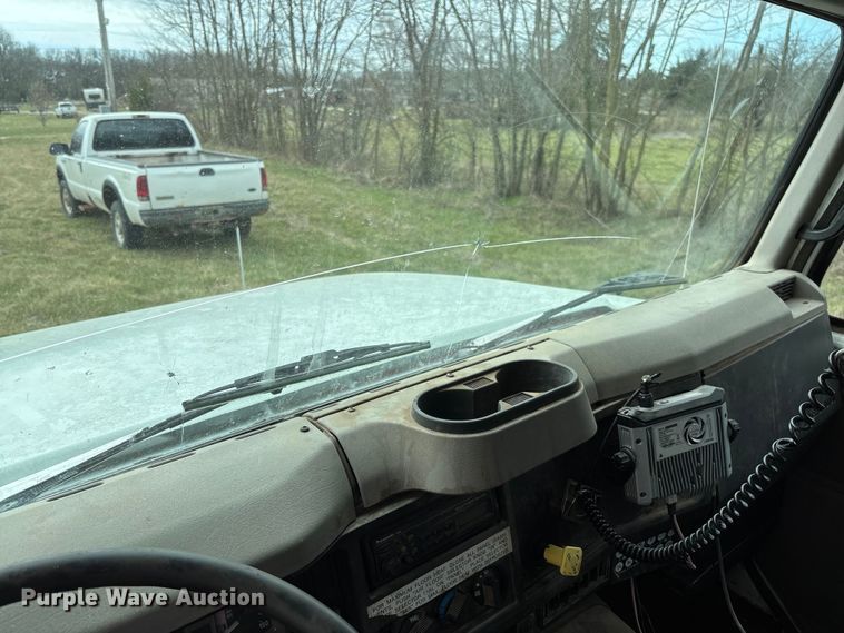 image for item FC5538 2002 International 4700 dump truck