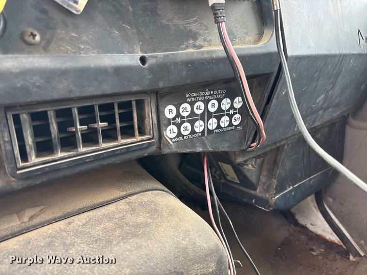image for item FC5538 2002 International 4700 dump truck