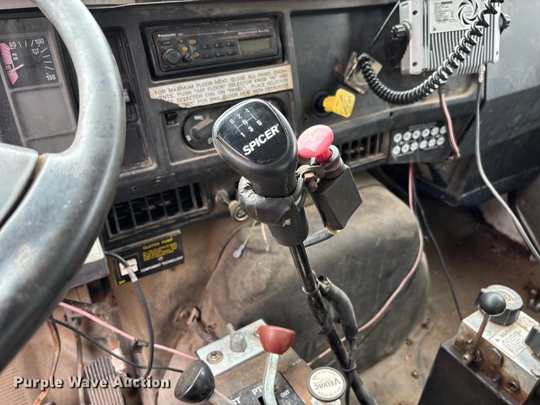 image for item FC5538 2002 International 4700 dump truck