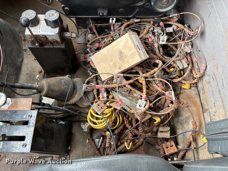 image for item FC5538 2002 International 4700 dump truck