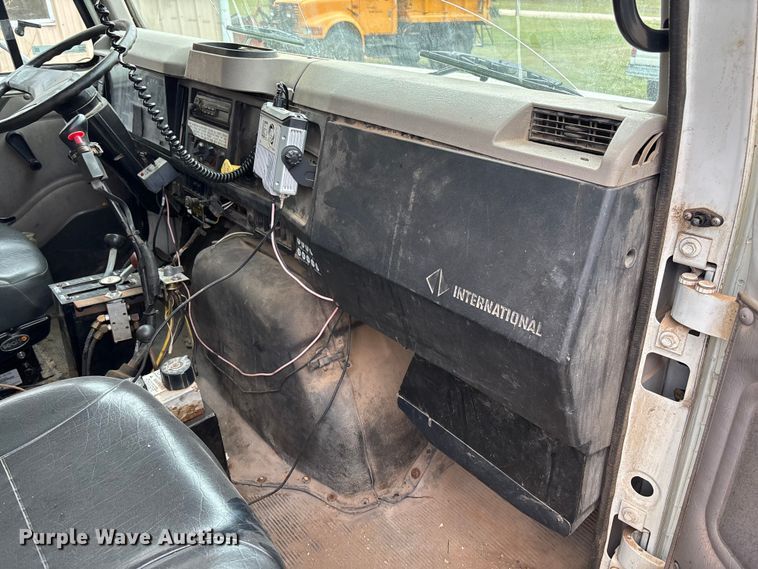image for item FC5538 2002 International 4700 dump truck