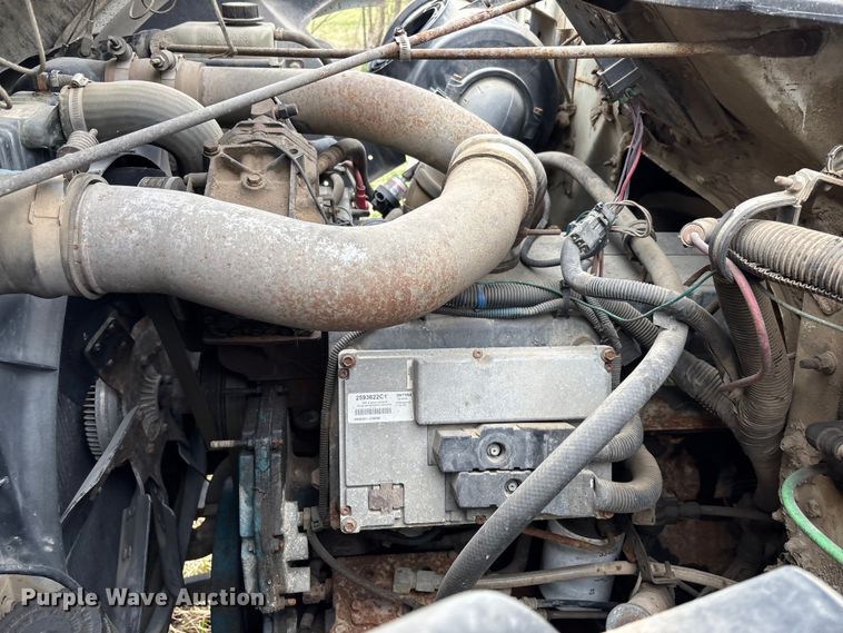 image for item FC5538 2002 International 4700 dump truck