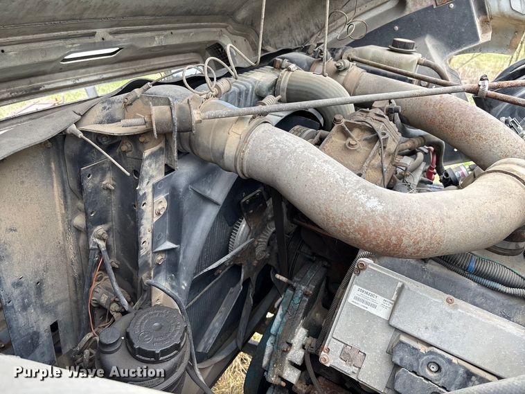 image for item FC5538 2002 International 4700 dump truck