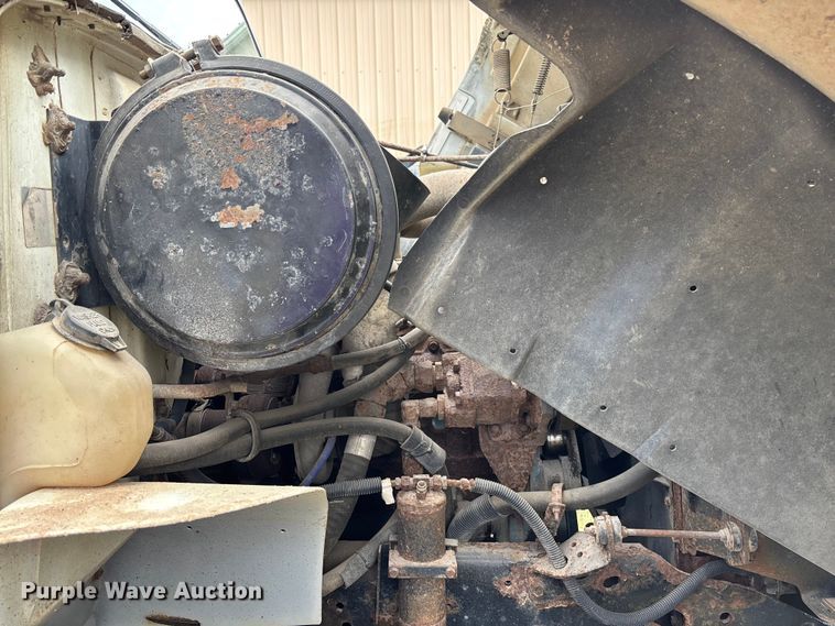 image for item FC5538 2002 International 4700 dump truck