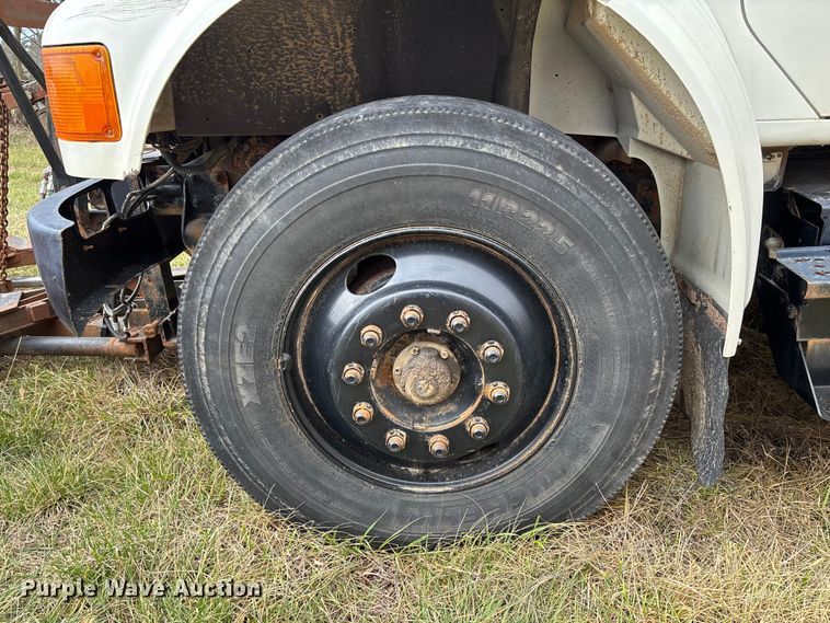 image for item FC5538 2002 International 4700 dump truck