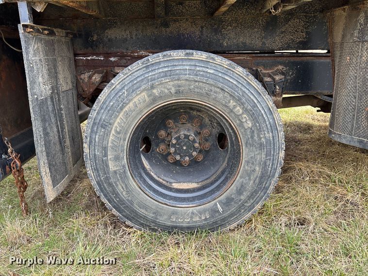 image for item FC5538 2002 International 4700 dump truck
