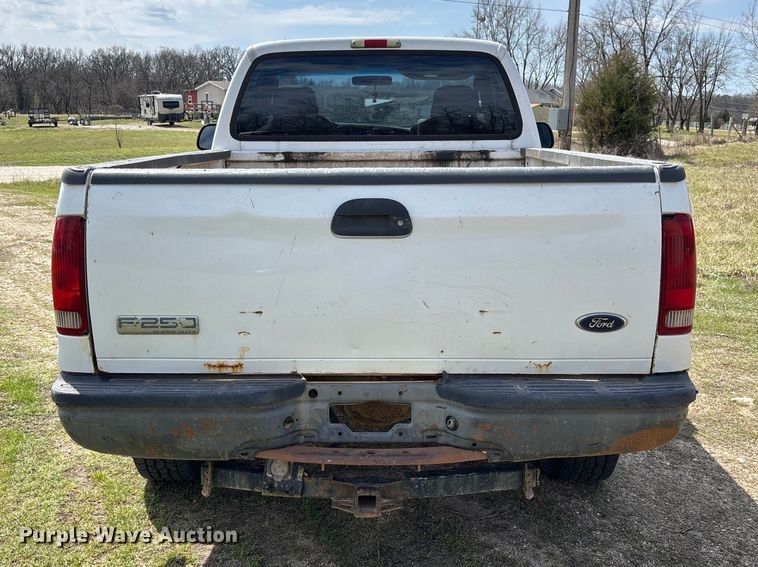 image for item FC5539 2005 Ford F250 Super Duty pickup truck