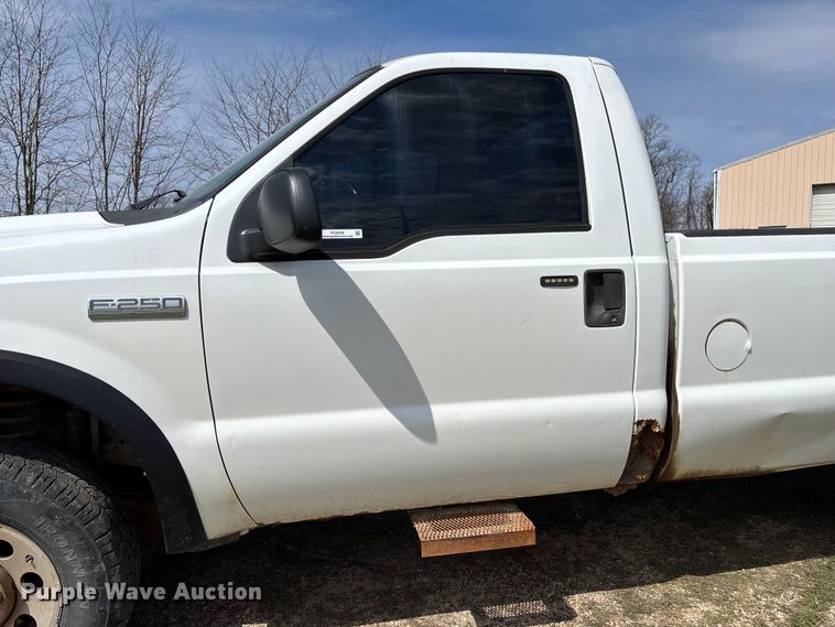 image for item FC5539 2005 Ford F250 Super Duty pickup truck