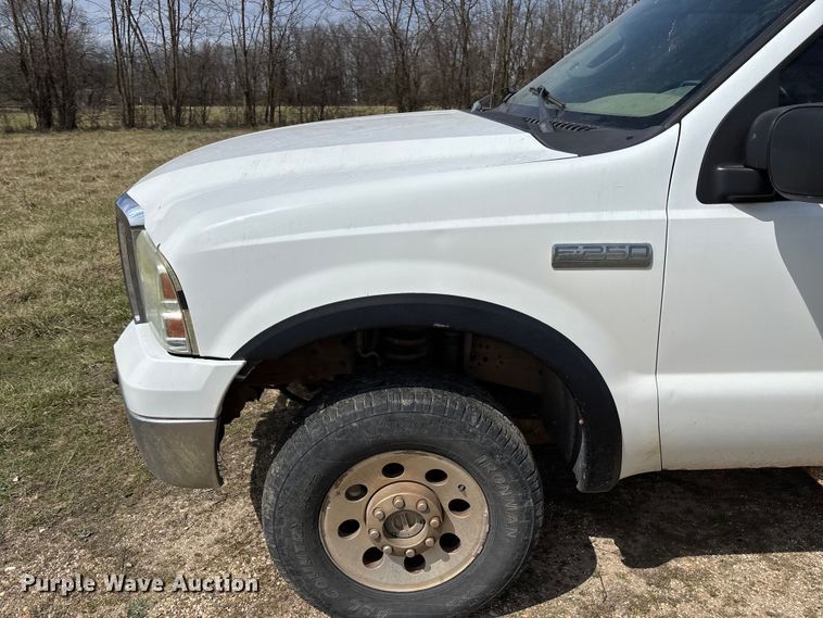 image for item FC5539 2005 Ford F250 Super Duty pickup truck