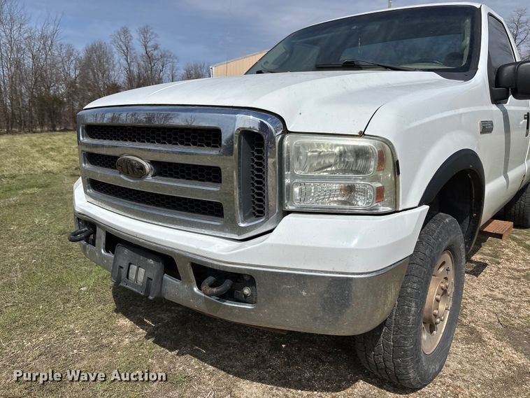 image for item FC5539 2005 Ford F250 Super Duty pickup truck